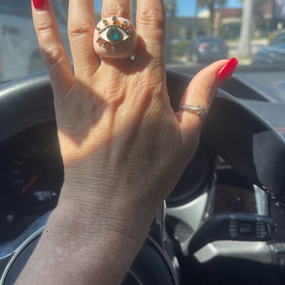 👁️ Evil eye Kurt Geiger London NWT Pink Crystal Statement Cocktail Ring Glam Jew - Picture 4 of 7